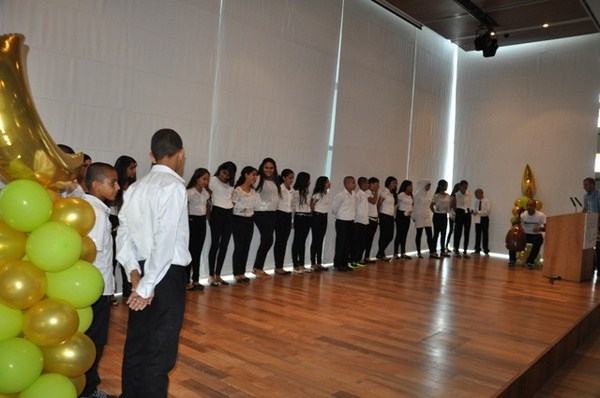 بالفيديو: حفل تخريج الفوج السابع من طلاب المرحلة الابتدائية في مشروع التعليم إلى القمم بيافا